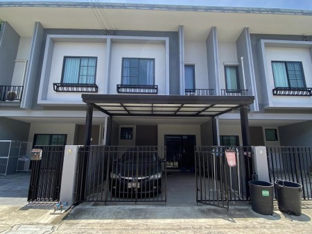 (VRH-300) 2 story Townhome  Britania Mega Town Bangna, 2 bed 3 bath 10 minutes’ walk of Mega Bangna