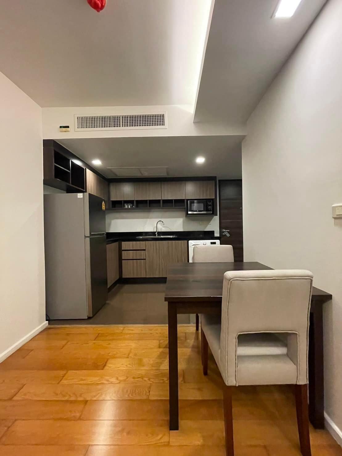 (CBH-383) Focus Ploenchit , Near BTS Ploenchit,BTSNana  32 Sqm 1bed 1bath 5 FL